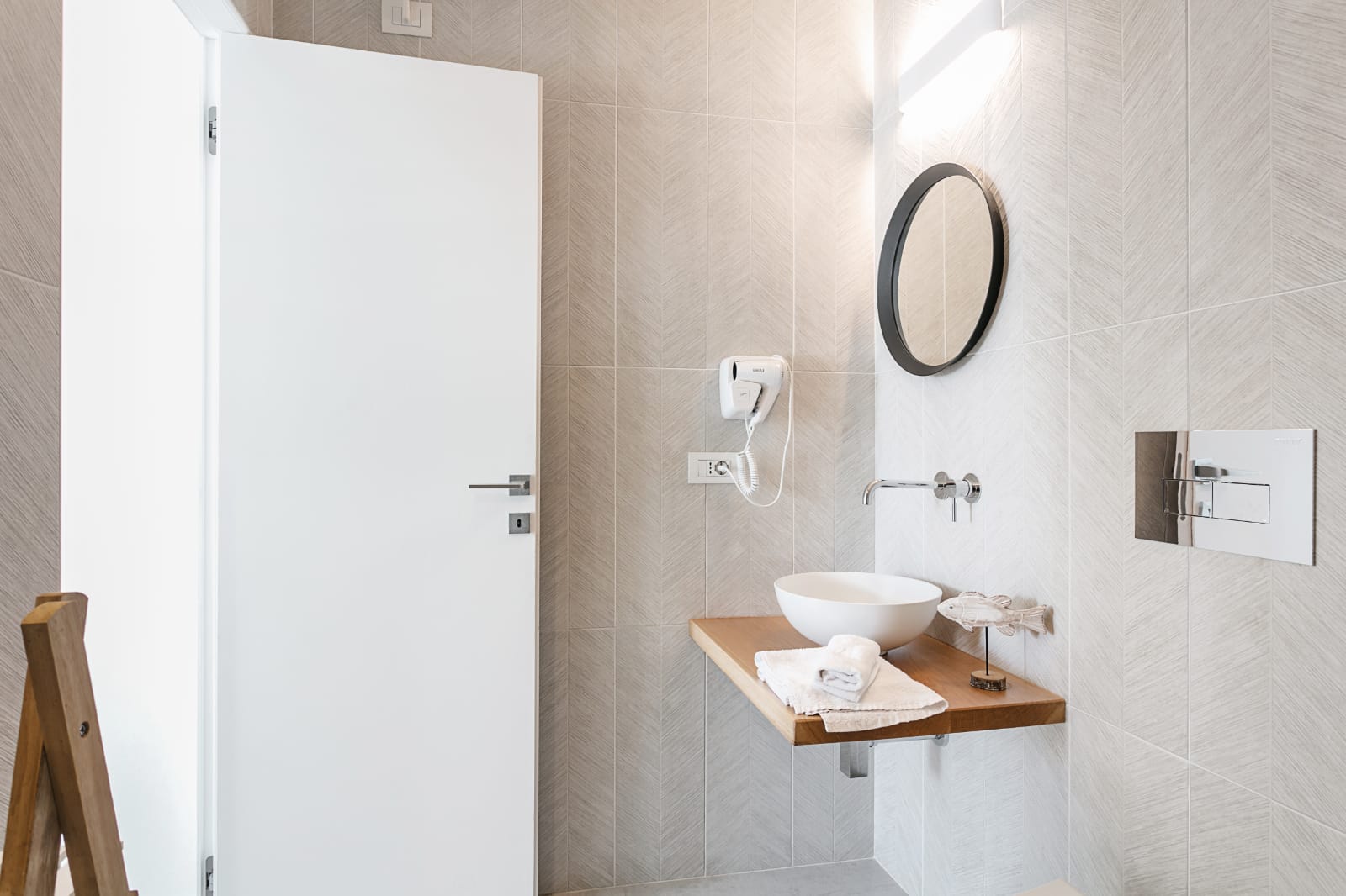 Bagno privato con doccia walk-in della camera 1